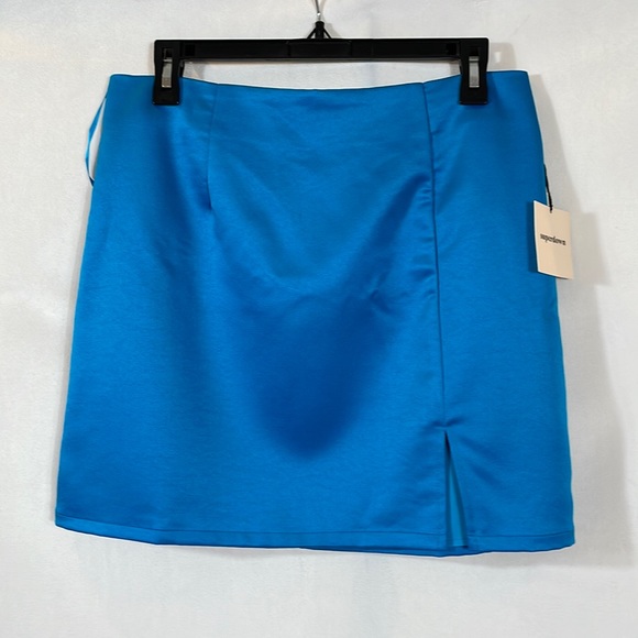 superdown Dresses & Skirts - Superdown Mini Skirt Size L NWT Satin
